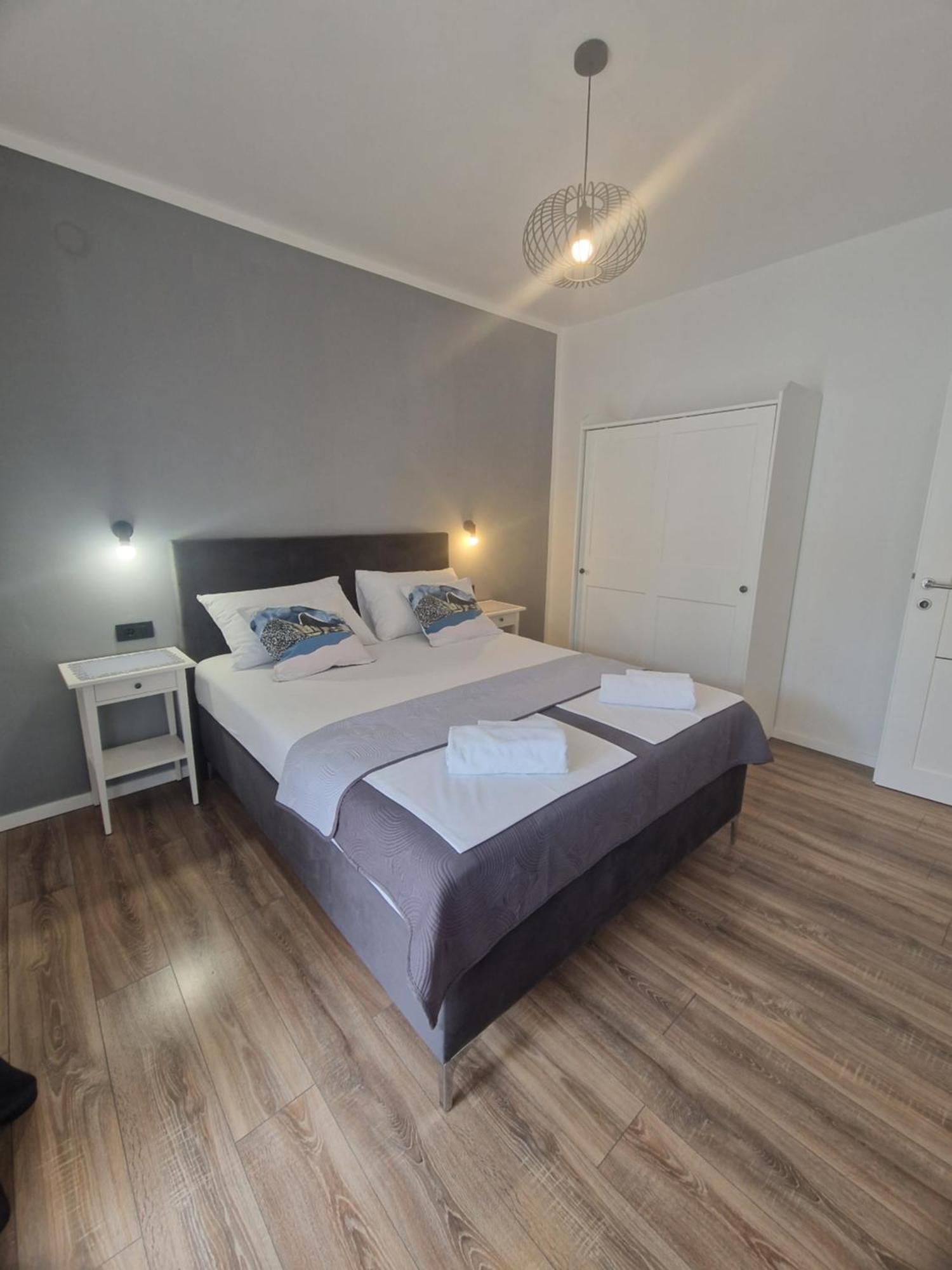 Apartments Jadranka Novalja Exterior photo